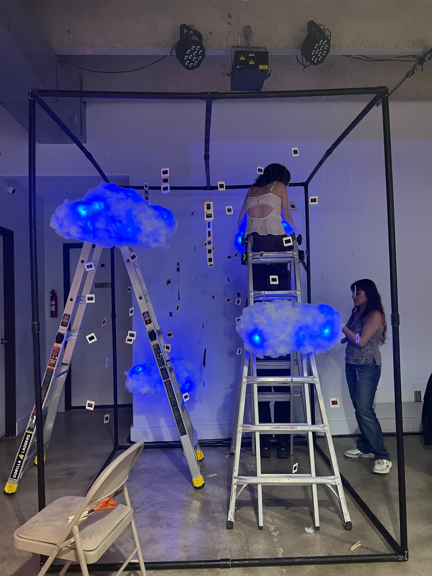 Building the cloud installation on ladders